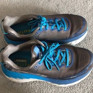 Hoka one one Bondi 5 size 8 2E